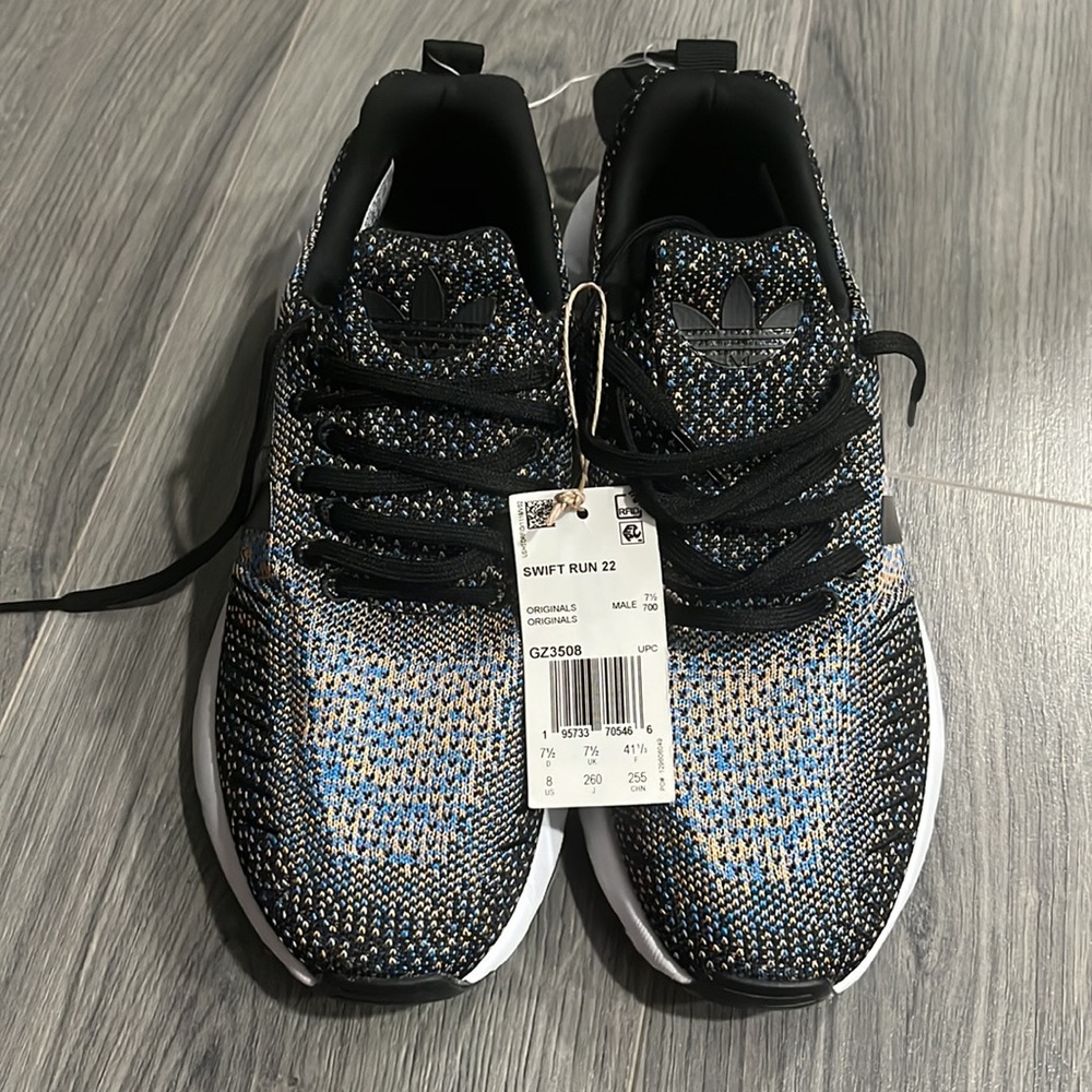 NWT Beand New Adidas Swift Run 22 - Picture 2 of 7